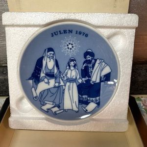 VINTAGE 1976 PORSGRUND JULEN CHRISTMAS JESUS IN THE TEMPLE PLATE NORWAY
